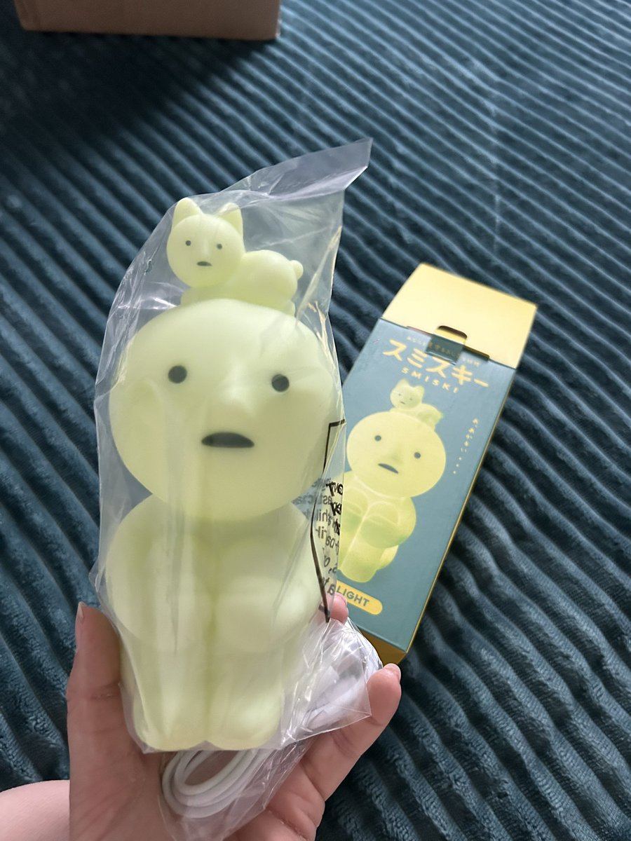 cleemberry's tweet photo. eske vous avez une lampe smiski vous ? pcq moi oui^^ https://t.co/0upSKPBEkj