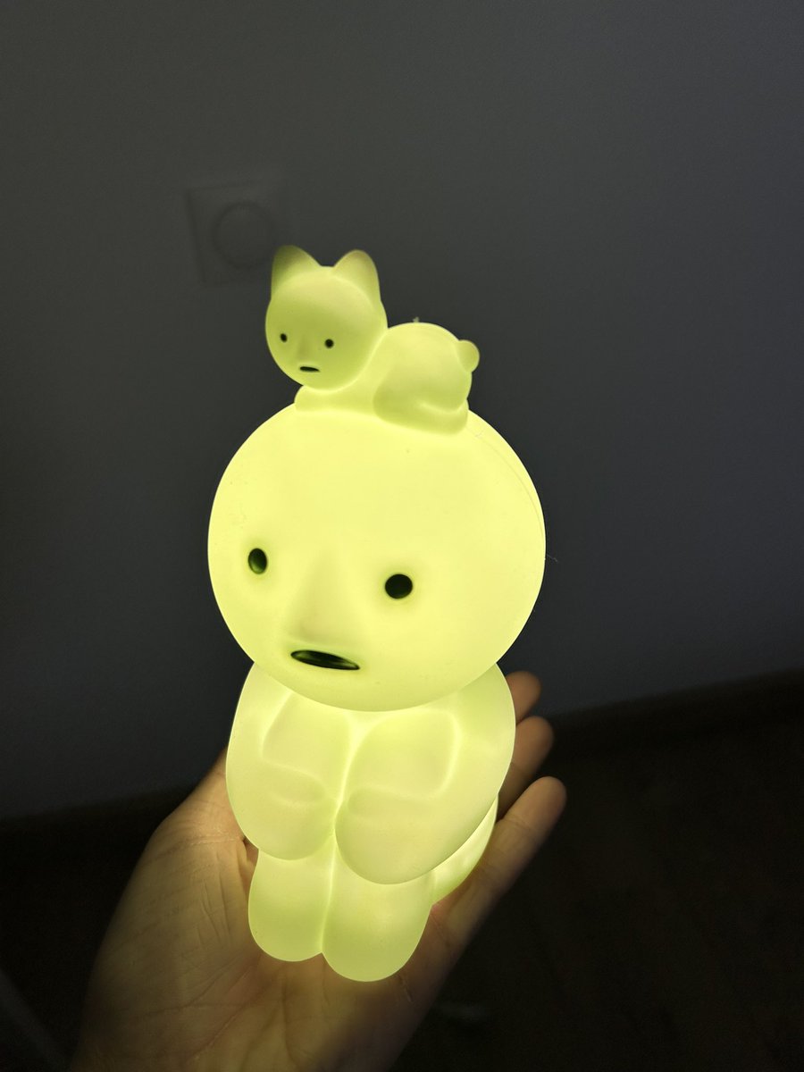cleemberry's tweet photo. eske vous avez une lampe smiski vous ? pcq moi oui^^ https://t.co/0upSKPBEkj