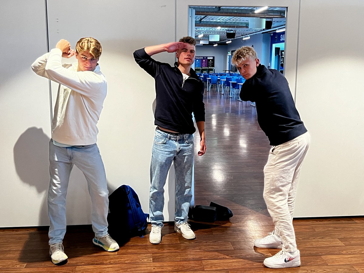 EPISODE 250!!!!
open.spotify.com/episode/19l00f…
Martin Gjone, Vetle Walle Egeli og Sebastian Holm Mathisen 
(aka Golfklubben) er gjester, i det som jo er jo en liten bragd i seg selv, er det ikke? 250 episoder. 

Vi snakker om de siste kampene, litt om VAR og kjører også en runde med 20