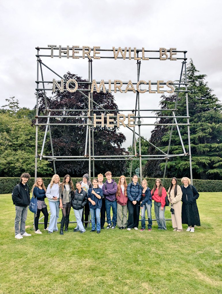 MrsMpontart tweet media