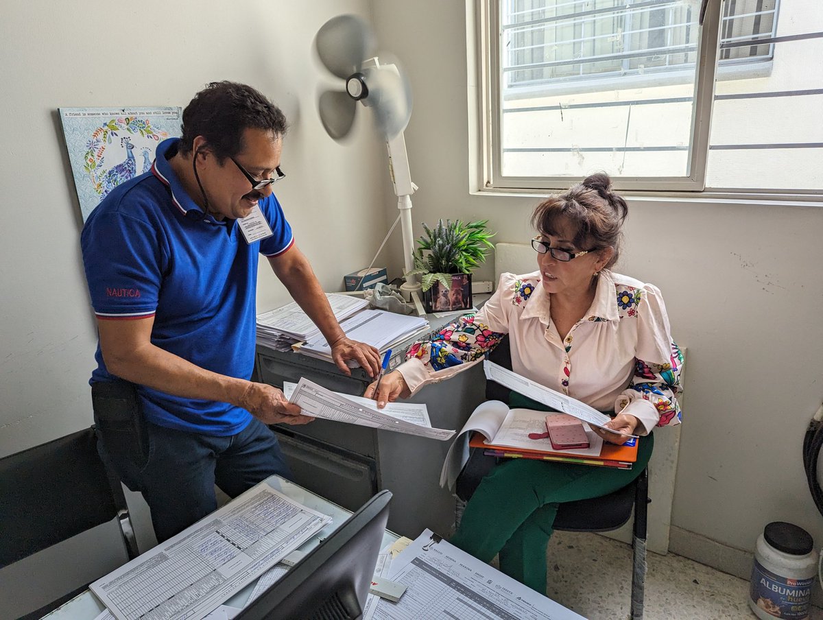ismed_ssd's tweet photo. El equipo del #ISMED en acercamiento con las áreas de atención a la #SaludMental de la Jurisdicción Sanitaria #3 en #SantiagoPapasquiaro para fortalecer el trabajo en coordinación, en beneficio de la ciudadanía. https://t.co/k52YuFxArL