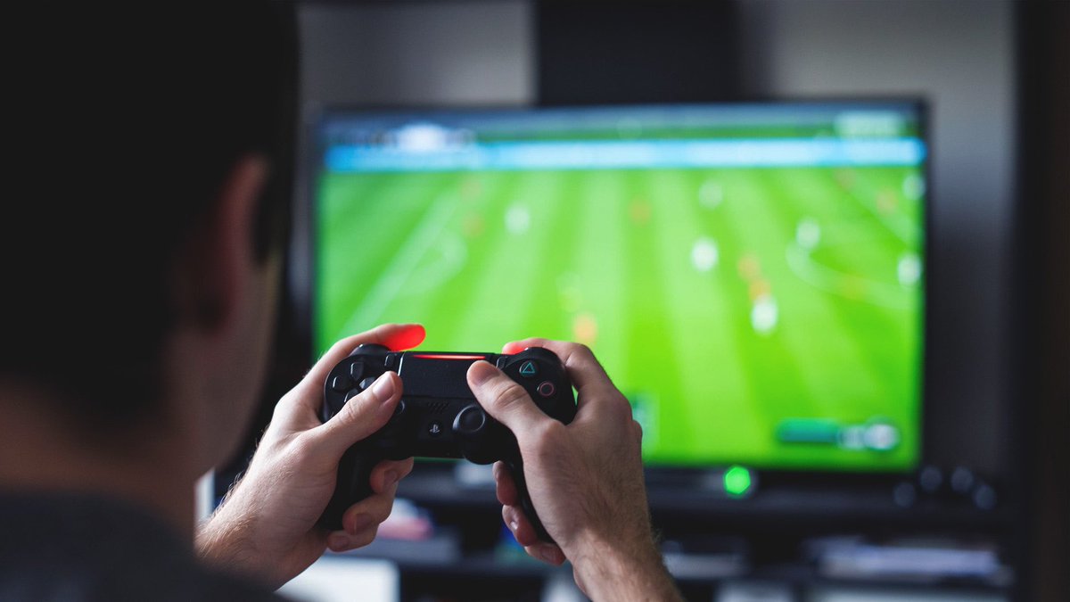 Oldtr_'s tweet photo. ثريد 🎮

أخطاء ترتكبها انت في فيفا https://t.co/YolWsmUgt9
