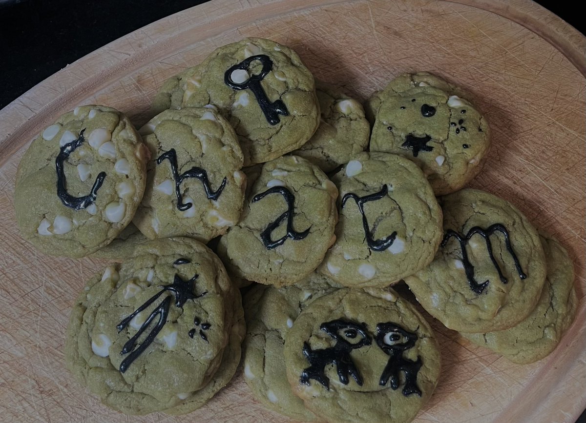 justplayindumb's tweet photo. baked our charm into strawberry matcha white chocolate chip cookies🍵💫🗝️🍓@clairoshq #CharmingWeek https://t.co/MRJzGMlw3M