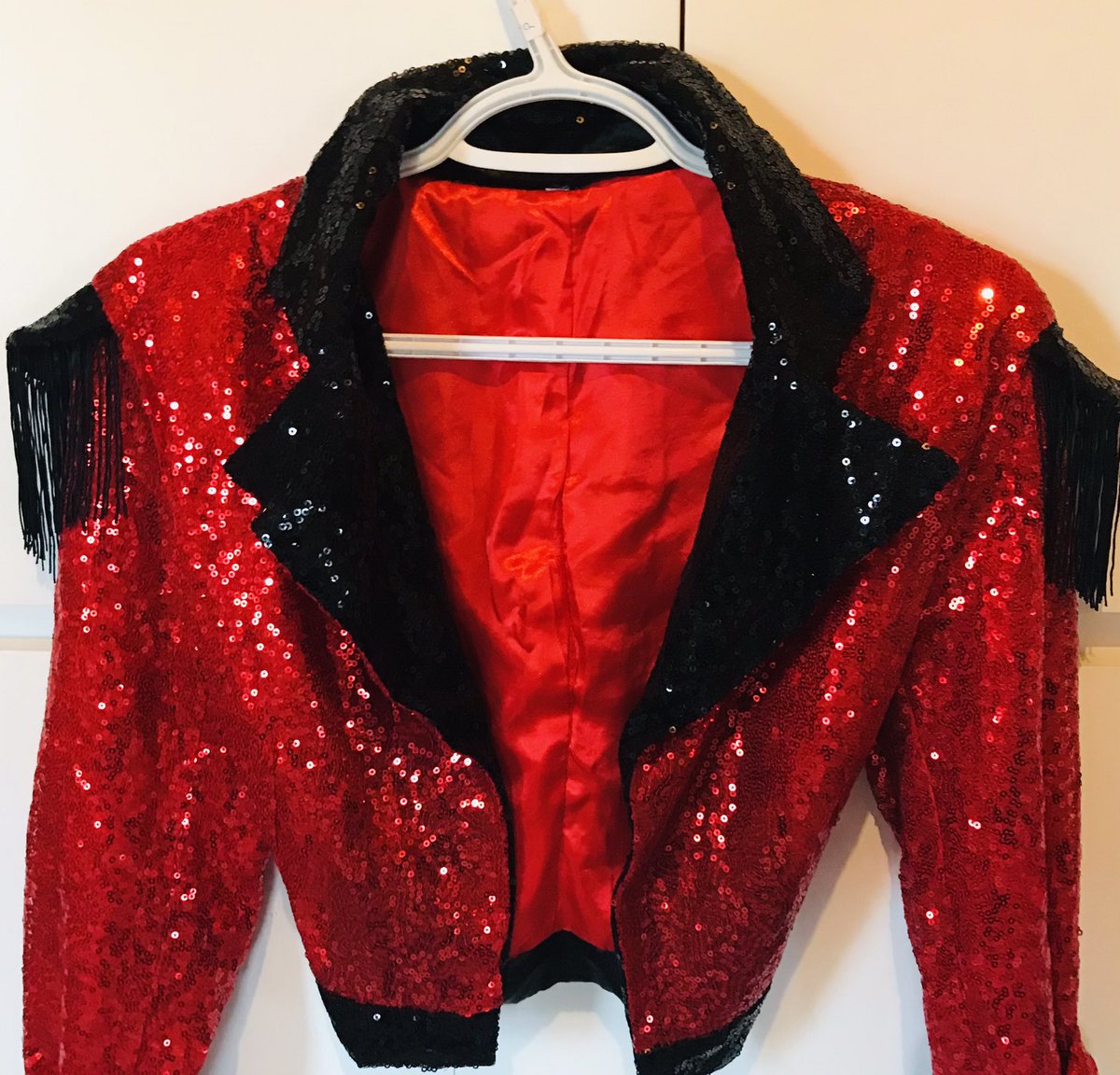 PaulaRoberts11's tweet image. When your first order of costumes rolls in….😋🥰🙏✨ 

#Sparkly #Stoked #Dance #Happiness