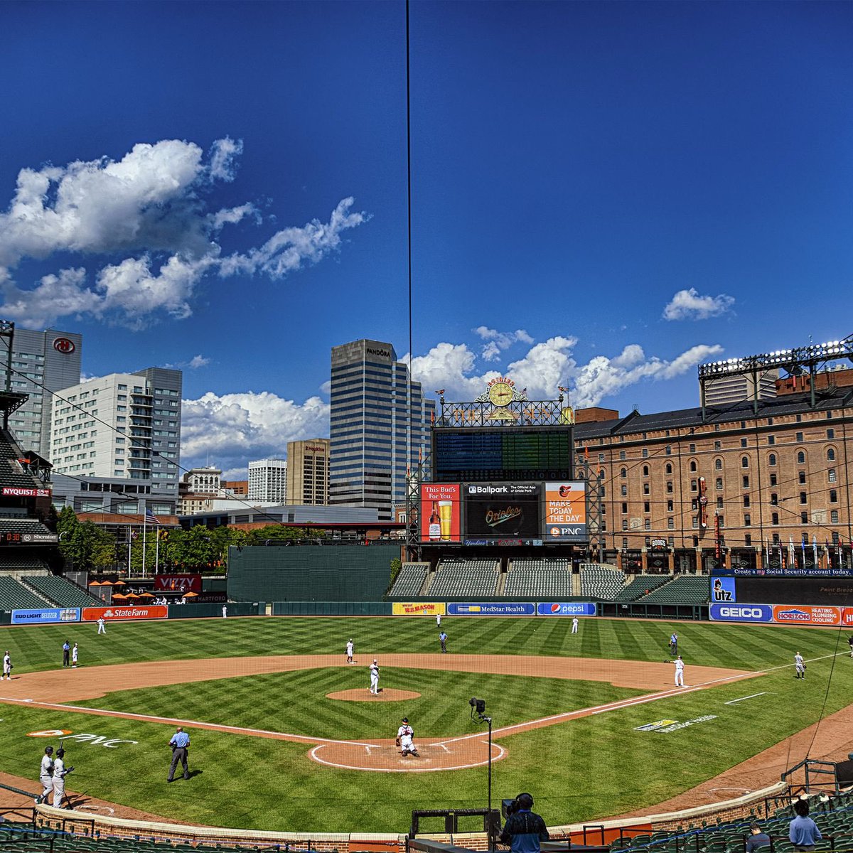 LlynchVicky's tweet photo. Baltimore orioles  v Chicago cabs…. https://t.co/sdYXZQb4oK
