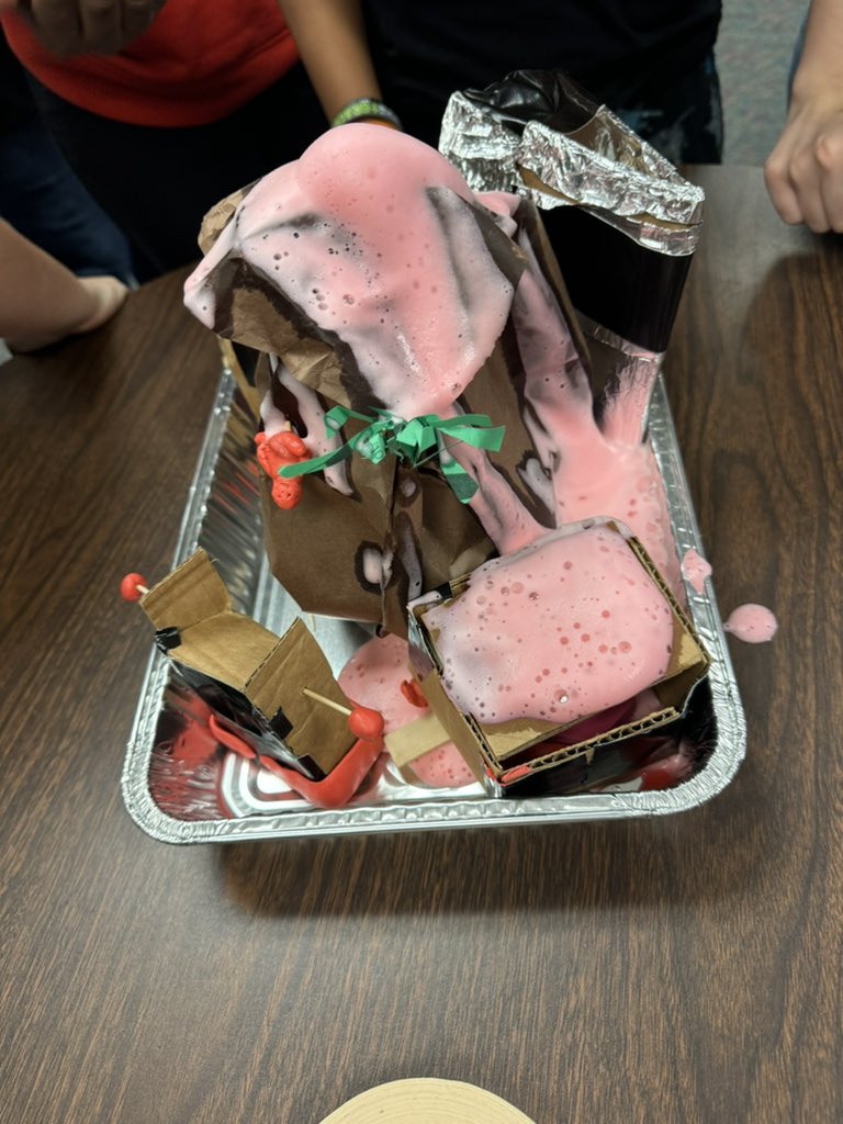 Jenn_Viverito's tweet photo. Science Engineering challenge! Wrapping up our plate tectonics studies with volcanoes! Students designed structures to protect the buildings around our Mt. St. Helen’s to protect them from the next eruption! 🌋 @DMSTIGERTWEETS @Nicolelnturner @ShamekaMurphy1 https://t.co/fO84LEVTwk