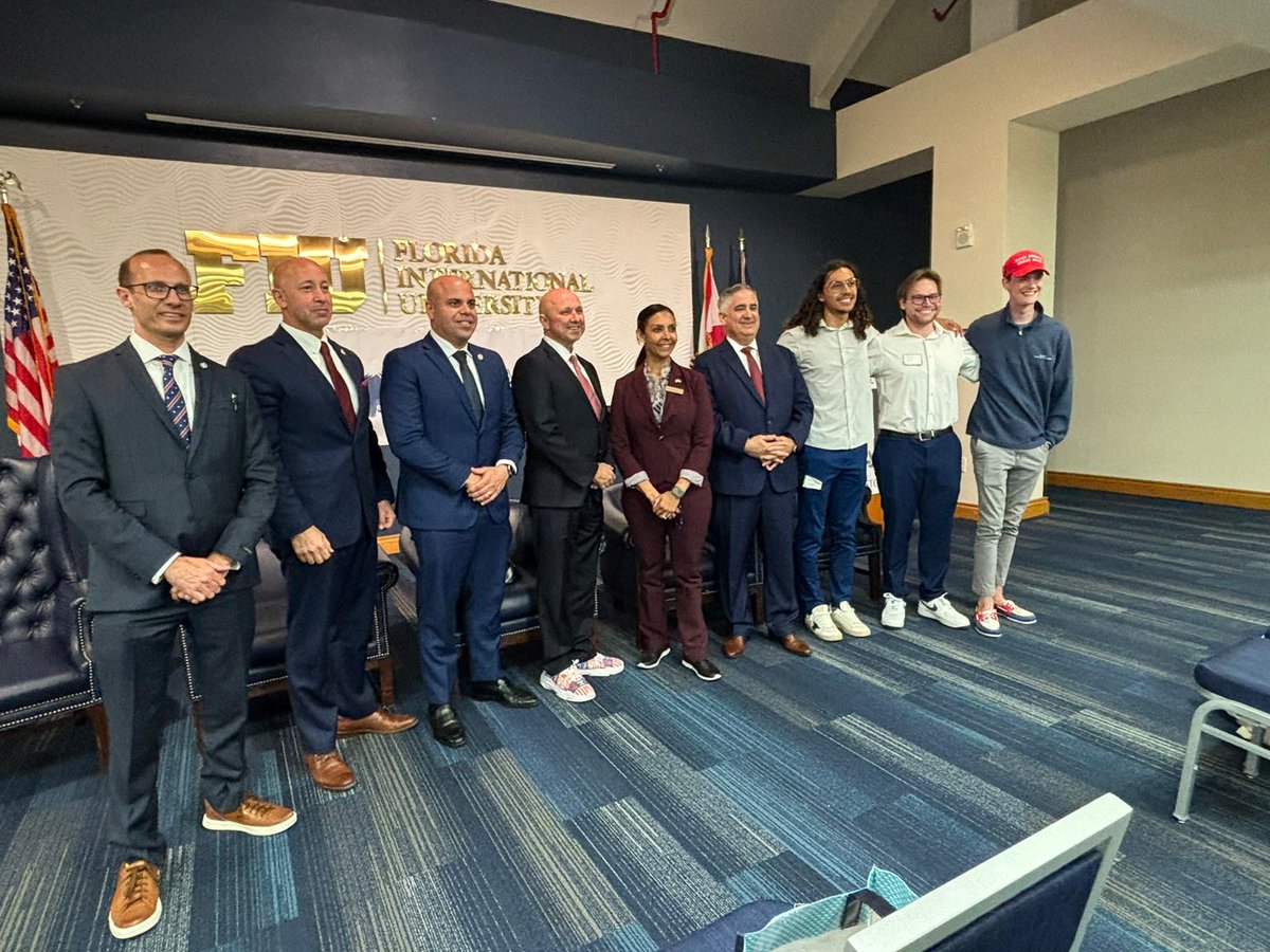 votefor_rosie's tweet photo. Thank you @YALiberty, @RLibertyFL, and @GOPFIU for hosting last night’s town hall!

As a Florida International University alumna, it was especially meaningful to return to my alma mater and connect with passionate, engaged students and community members. I am grateful for the opportunity to communicate directly with voters and hear your concerns and ideas. Your questions and perspectives are invaluable for the work of ensuring the safety and security of Miami-Dade County.

Thank you to all who came out, participated, and showed support! As sheriff, I will always keep the lines of communication open.
#RosieForSheriff #MiamiDade #FIU
____

¡Gracias Jóvenes Estadounidenses por la Libertad, Restore Liberty National y College Republicans de FIU por organizar el foro de anoche!

Como antigua alumna de FIU, fue especialmente significativo regresar a mi alma mater y conectarme con estudiantes y miembros de la comunidad apasionados y comprometidos. Agradezco la oportunidad de comunicarme directamente con los votantes y escuchar sus inquietudes e ideas. Sus preguntas y perspectivas son invaluables para el trabajo de garantizar la seguridad del condado de Miami-Dade.

¡Gracias a todos los que vinieron, participaron y mostraron su apoyo! Como sheriff, siempre mantendré abiertas las líneas de comunicación.

#RosieForSheriff #MiamiDade #FIU