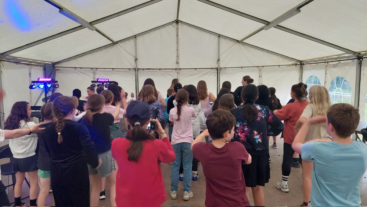 BarnsburyPS's tweet photo. The #@AvonTyrrell #year6residential disco is in full swing #Macarena https://t.co/Lqaq1RPcof