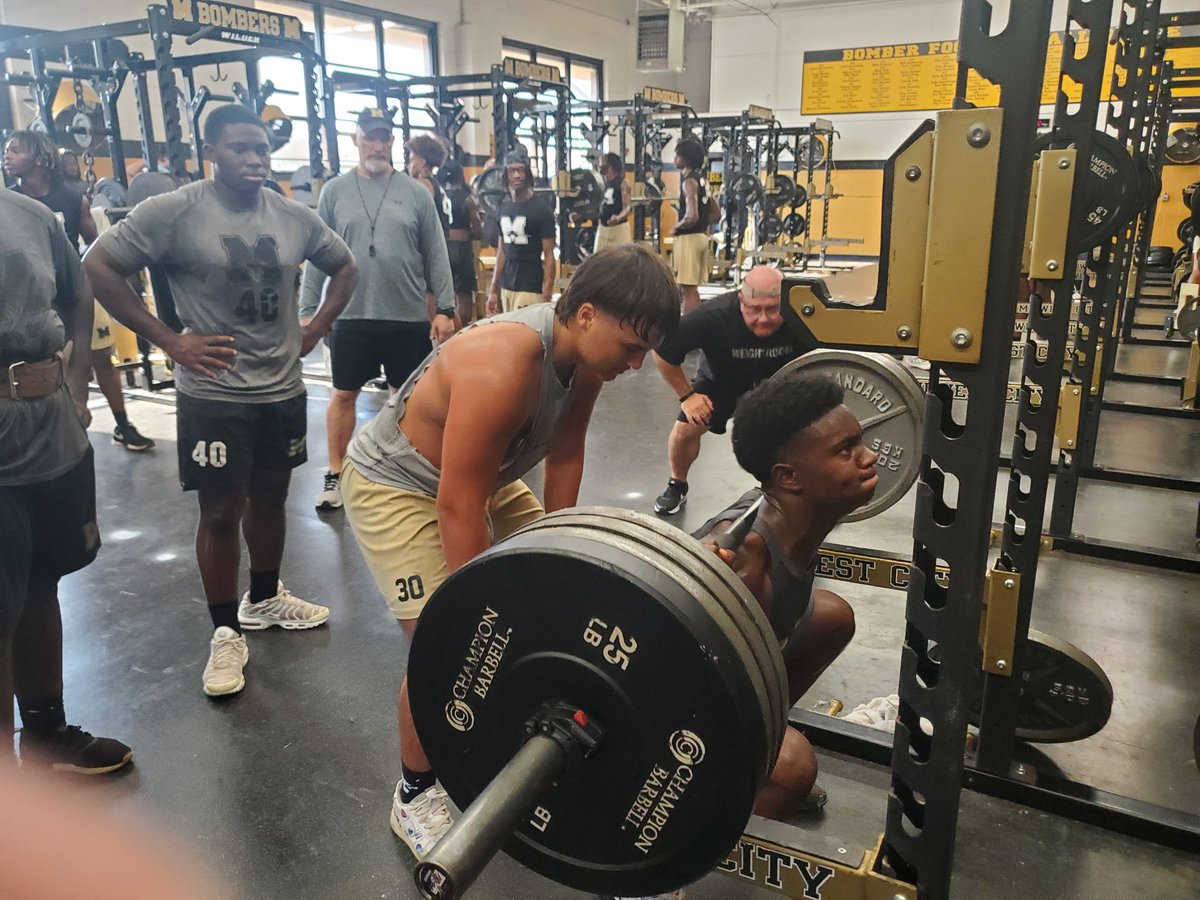 TCaid's tweet photo. BOMBER FOOTBALL had a great week of maxing out. We saw some big numbers.
@MCHS_FOOTBALL5 @TheBomberWay @MidDelAthletics @Darrell26236113 
#BOMBERFOOTBALL24 https://t.co/2gjCHInFTA
