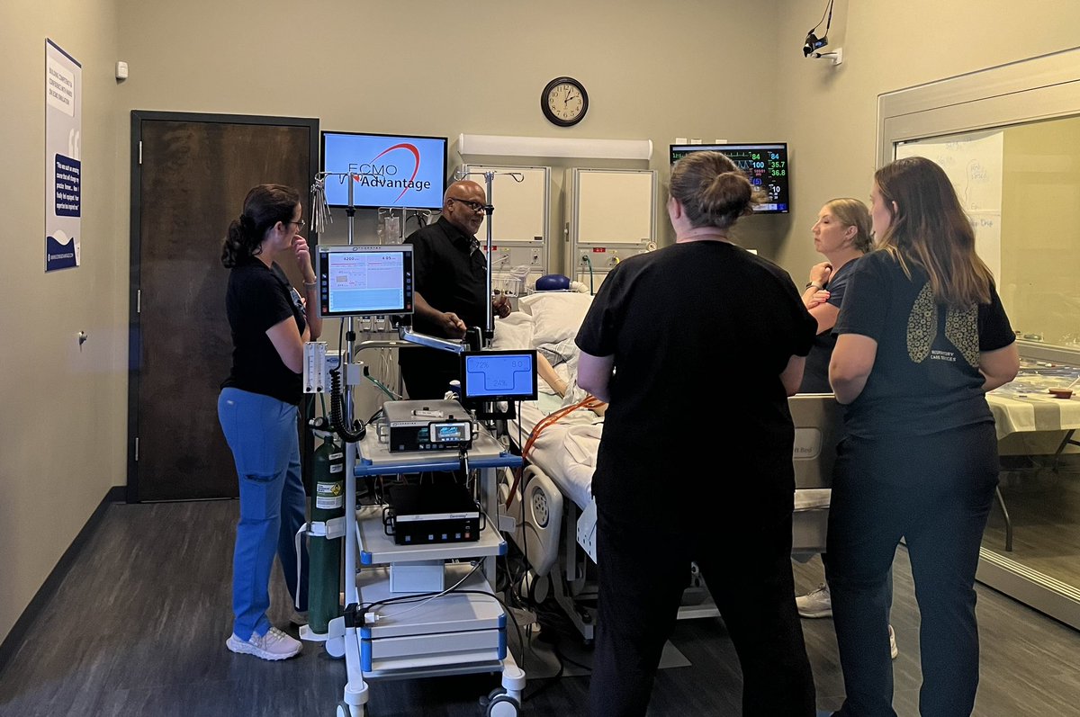 ECMOAdvantage's tweet photo. What makes experiences like the ECMO Advantage course this week truly exceptional:
👩‍🏫 Expert Instructors
👥 Multidisciplinary Teams
🔍 Life-Like Scenarios 
A list of upcoming courses can be found here: https://t.co/nGT0vYL9el
Or bring  to your institution: https://t.co/I7iqFSMuLF https://t.co/ljS1yyE6o5