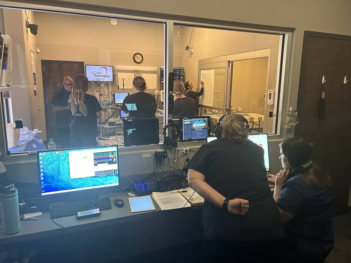ECMOAdvantage's tweet photo. What makes experiences like the ECMO Advantage course this week truly exceptional:
👩‍🏫 Expert Instructors
👥 Multidisciplinary Teams
🔍 Life-Like Scenarios 
A list of upcoming courses can be found here: https://t.co/nGT0vYL9el
Or bring  to your institution: https://t.co/I7iqFSMuLF https://t.co/ljS1yyE6o5