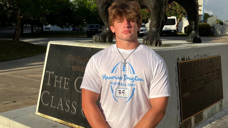 Six Star Football | PLUS+ (@sixstarfootball) on Twitter photo TheCITADEL PROSPDCT CAMP COVERAGE I Six Star Football looks at several talented prospects who raised their profile
📈Six Star Football takes a look at several of the top prosepcts to compete at TheCITADEL💯
✍️STORY ▶️ sixstarfootball.com/article/105070/
<a href="/KyleB843/">Kyle Baldwin</a> @henrycamps_27 TheCITADEL PROSPDCT CAMP COVERAGE I Six Star Football looks at several talented prospects who raised their profile
📈Six Star Football takes a look at several of the top prosepcts to compete at TheCITADEL💯
✍️STORY ▶️ sixstarfootball.com/article/105070/
<a href="/KyleB843/">Kyle Baldwin</a> @henrycamps_27