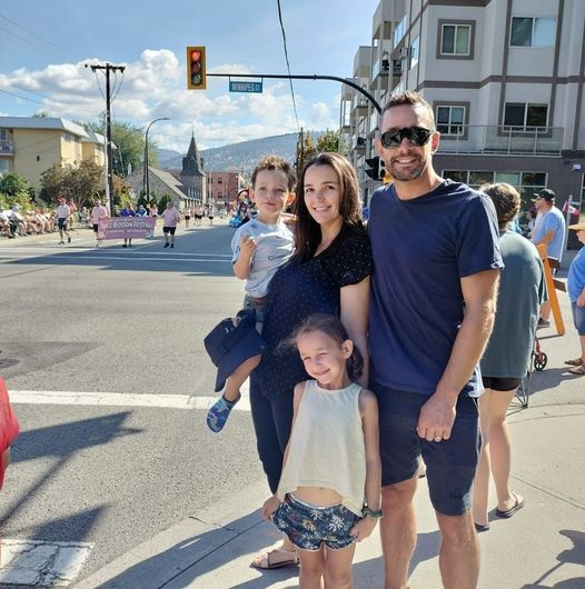 startpenticton's tweet photo. 👋 Say hello to Claude, Carien and family! They moved here from South Africa and now run their business specializing in stoneground flours. 

Claude talks about his journey from a career in accounting to artisanal milling. Read all about it: https://t.co/Bf6DxZcROV https://t.co/WXyfaoJ2cm