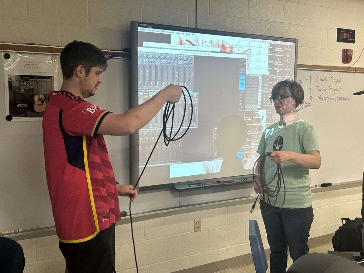 RSDfinearts's tweet photo. We’ve had a great time learning from Dr. Jeff Kaiser at Music Production PD! https://t.co/t9WtIddmml