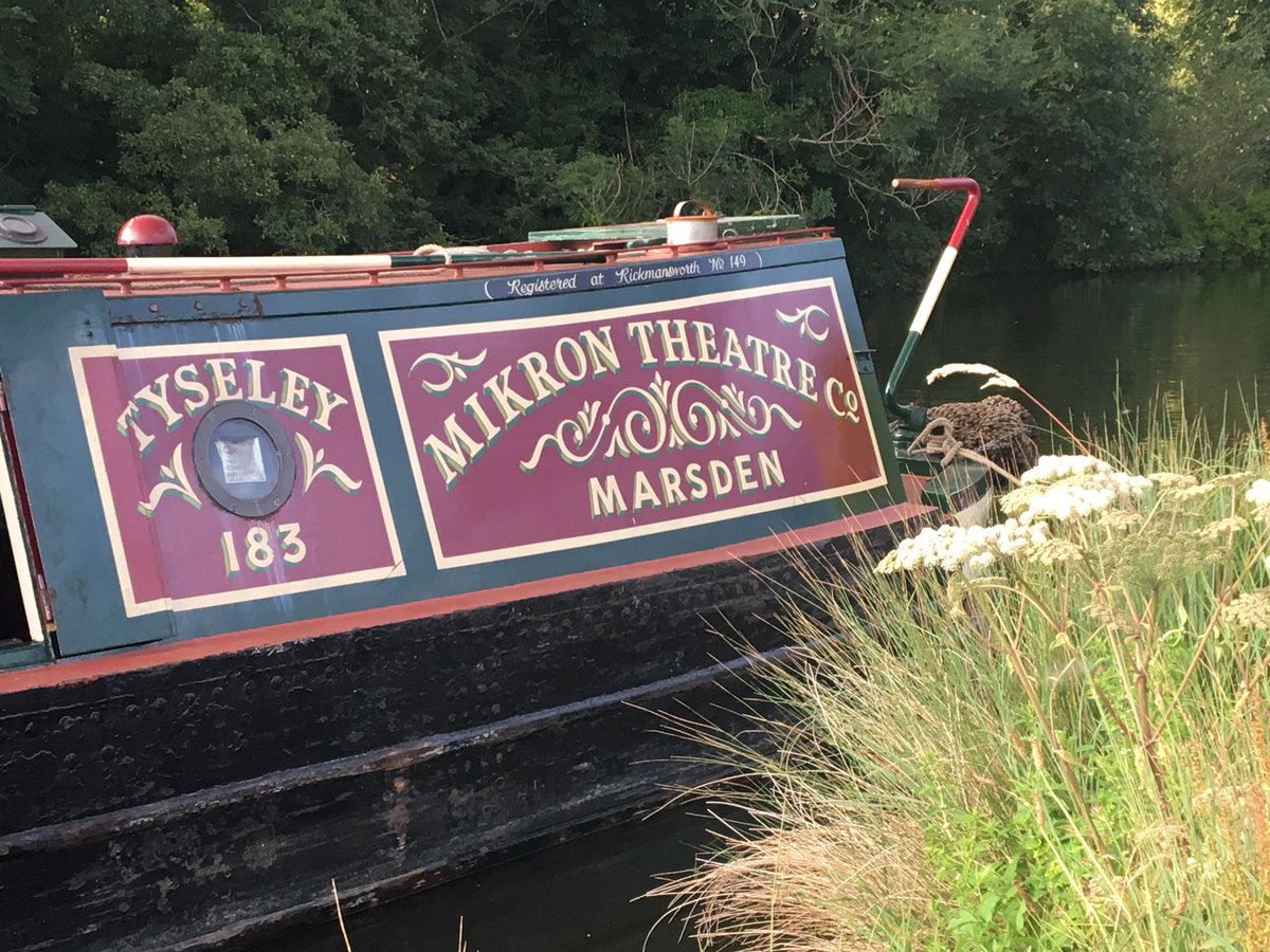 sjalexander9's tweet photo. The riverside at Hurley is a beautiful location to learn about Jennie Lee from @mikrontheatre. They travelled here aboard Tyseley. Check out their tour dates for a fun evening. https://t.co/CMcN25Zi7C