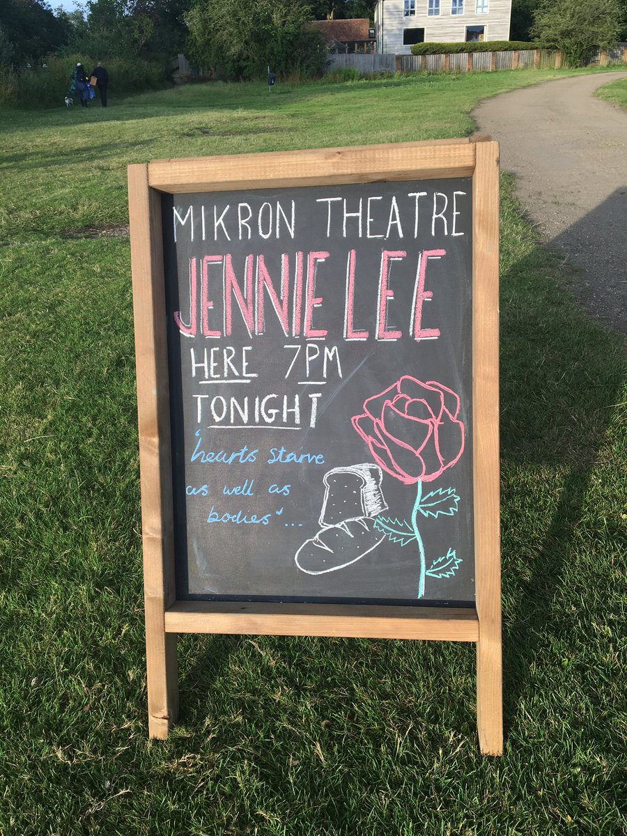 sjalexander9's tweet photo. The riverside at Hurley is a beautiful location to learn about Jennie Lee from @mikrontheatre. They travelled here aboard Tyseley. Check out their tour dates for a fun evening. https://t.co/CMcN25Zi7C