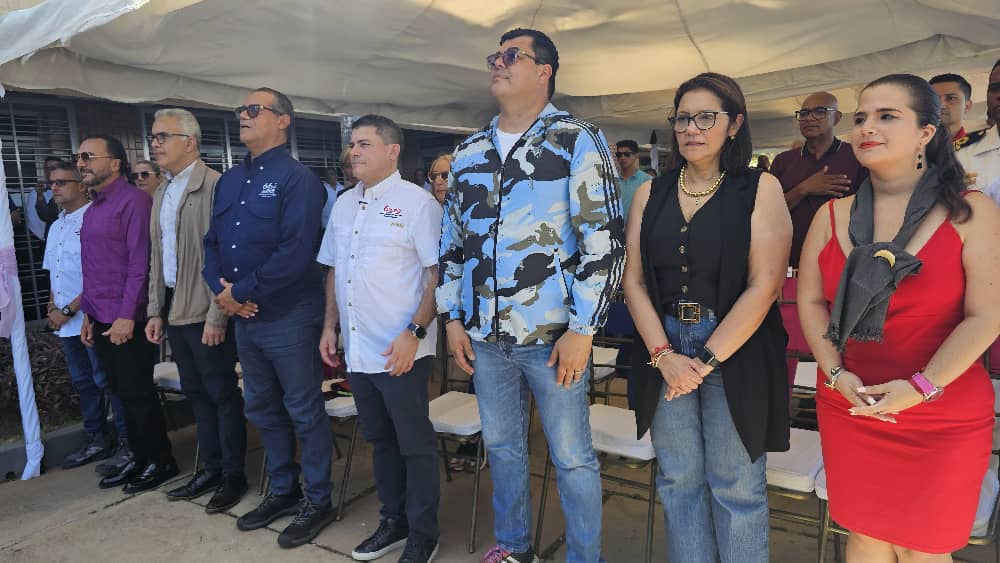 #Ahora | Inicia la reinauguración del Centro de Formación Socialista (CFS) Guaraguao con palabras del Ministro Alí Padrón ( <a href="/AliErnesto32/">Alí Ernesto Padrón Paredes</a> ), quien vía telefónica felicitó la gestión de nuestro pdte. <a href="/wuikelmanangelp/">Wuikelman Angel P.</a> y la iniciativa de recuperar un espacio para la formación en el