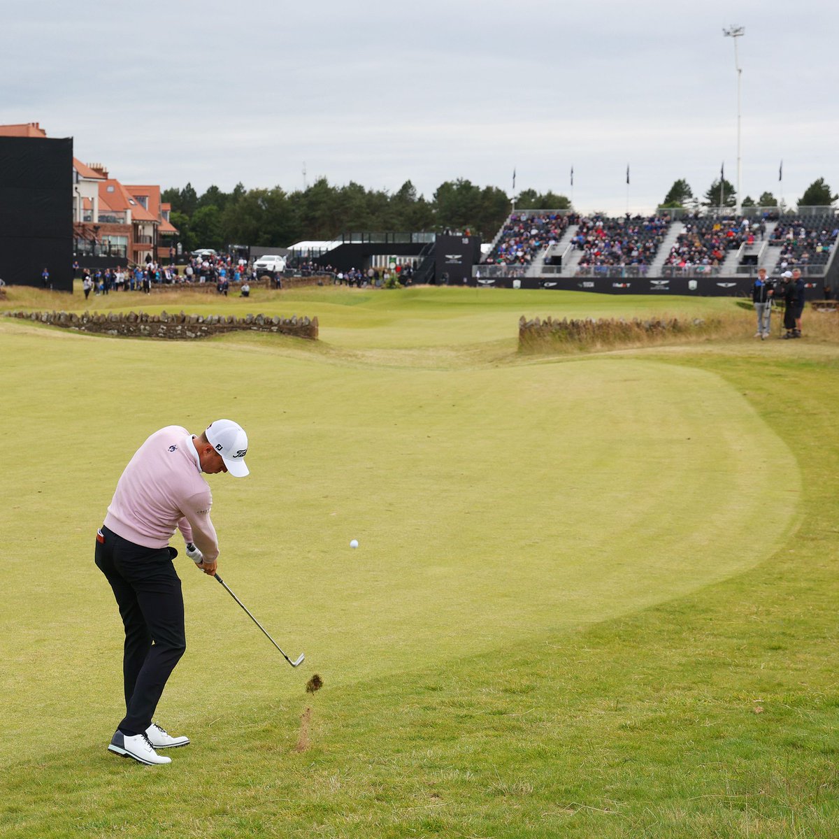 FootJoy's tweet photo. 62. Solo Leader.

#FJPremiereSeries #PureTouch https://t.co/2t0WY4utuP