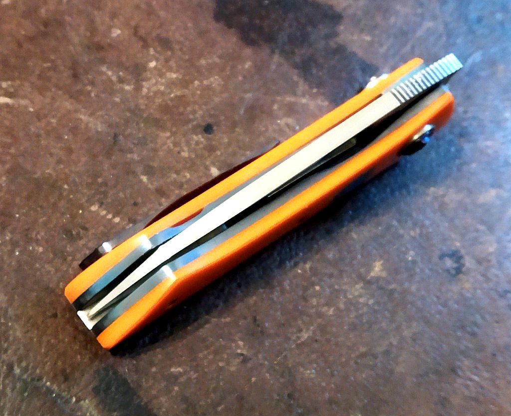 AndreErasmus63's tweet image. Introducing 'Pocket Rocket', a slim, elegant folder with a Lohmann L4528 stainless steel blade on bronze shims in a titanium frame. She has a crystal titanium backstrap and wears G10 handles.
#knifedaily #knifeforsale #knifefanatic #knifenut #linerlock #pocketknife #folderknife