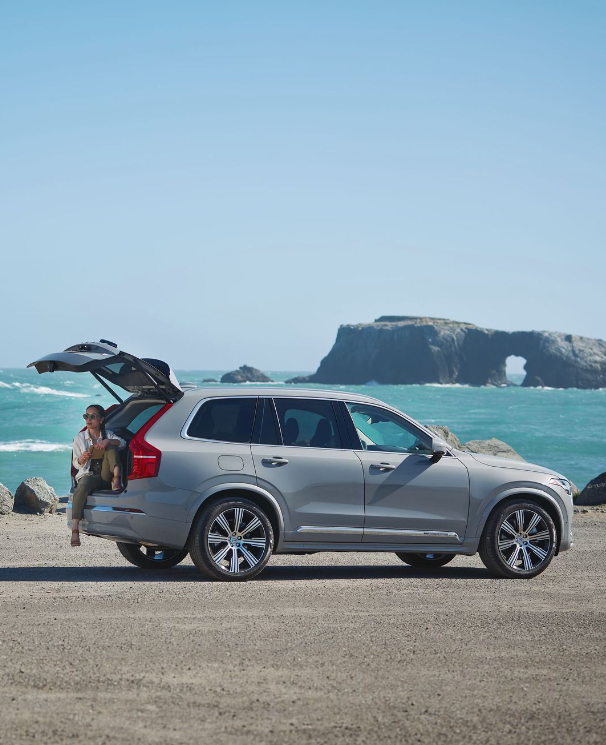 The versatile, ready-for-summer, XC90 plug-in hybrid SUV. An electric car with a back-up plan. #ramseycars