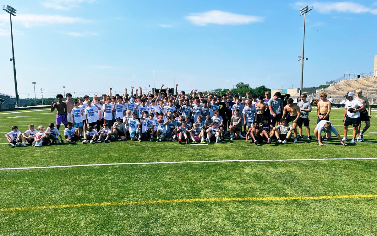 BVNW_Football's tweet photo. We appreciate @OMSKnights &amp; @HarmonyTBirdFB for coming over to finish up their camps with us today! Always love having the chance to work with our future Dawgs! Best of luck this fall! Great things ahead! #PULLtheSLED https://t.co/19nTjqLmMW