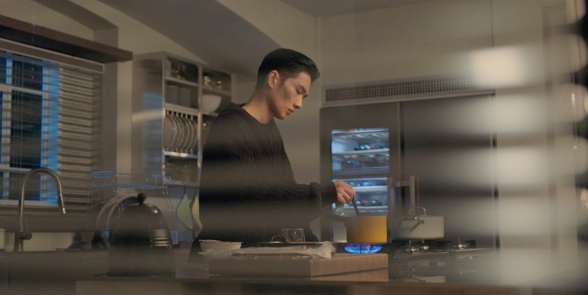 springfolder's tweet photo. he’s cooking ramen, washing the dishes, peeling the tangerine and grilling the meat for his girl.. a literal malewife, seo jihwan. 
#mysweetmobster https://t.co/2vxkan9STz