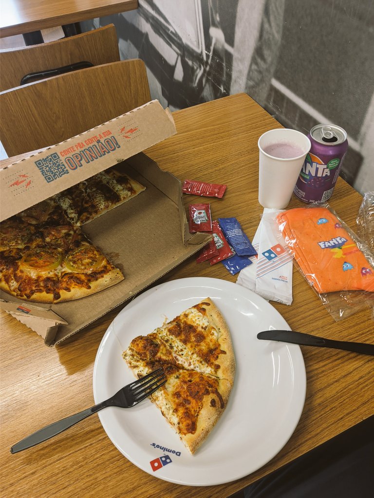xfabimx's tweet image. Bem..  , o #Carido foi pro Caralhu #fit #dominos #pizza #veg