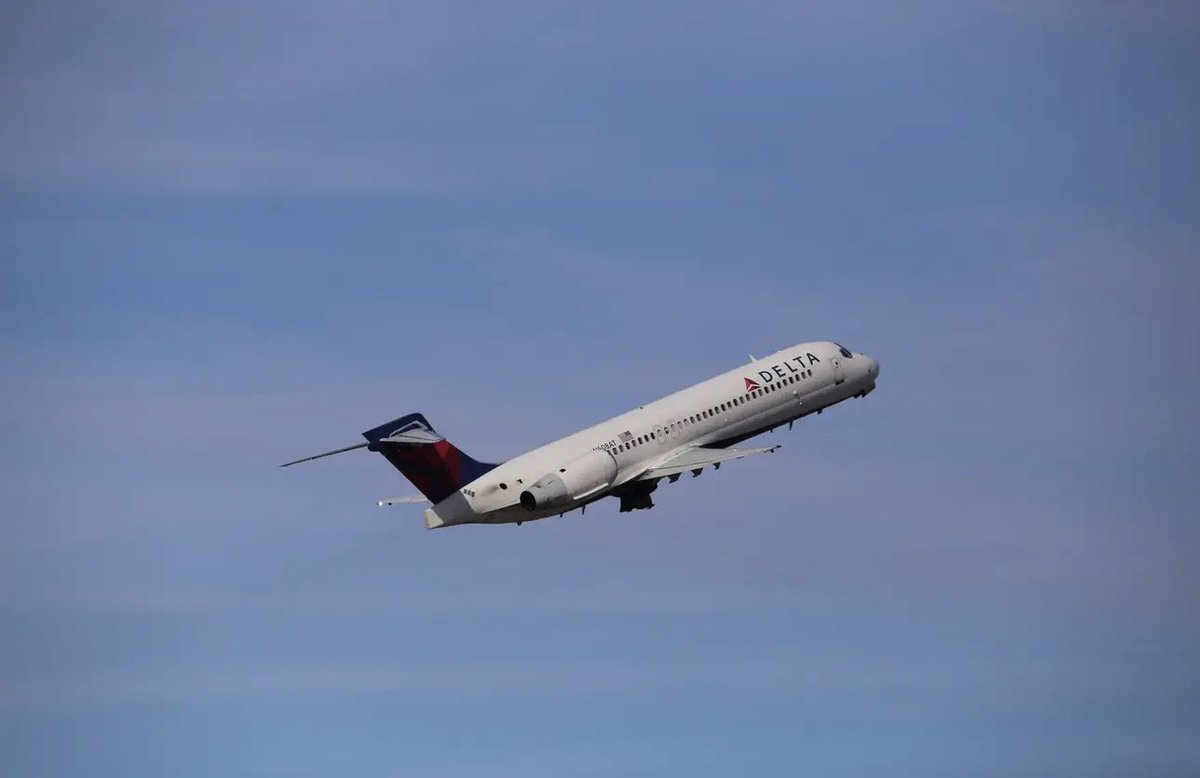 iFlyCAE's tweet image. Up, up, and away! 👋

📸: (IG)justin.novello 

#FlyLocal #FlyWithEase #FlyCAE