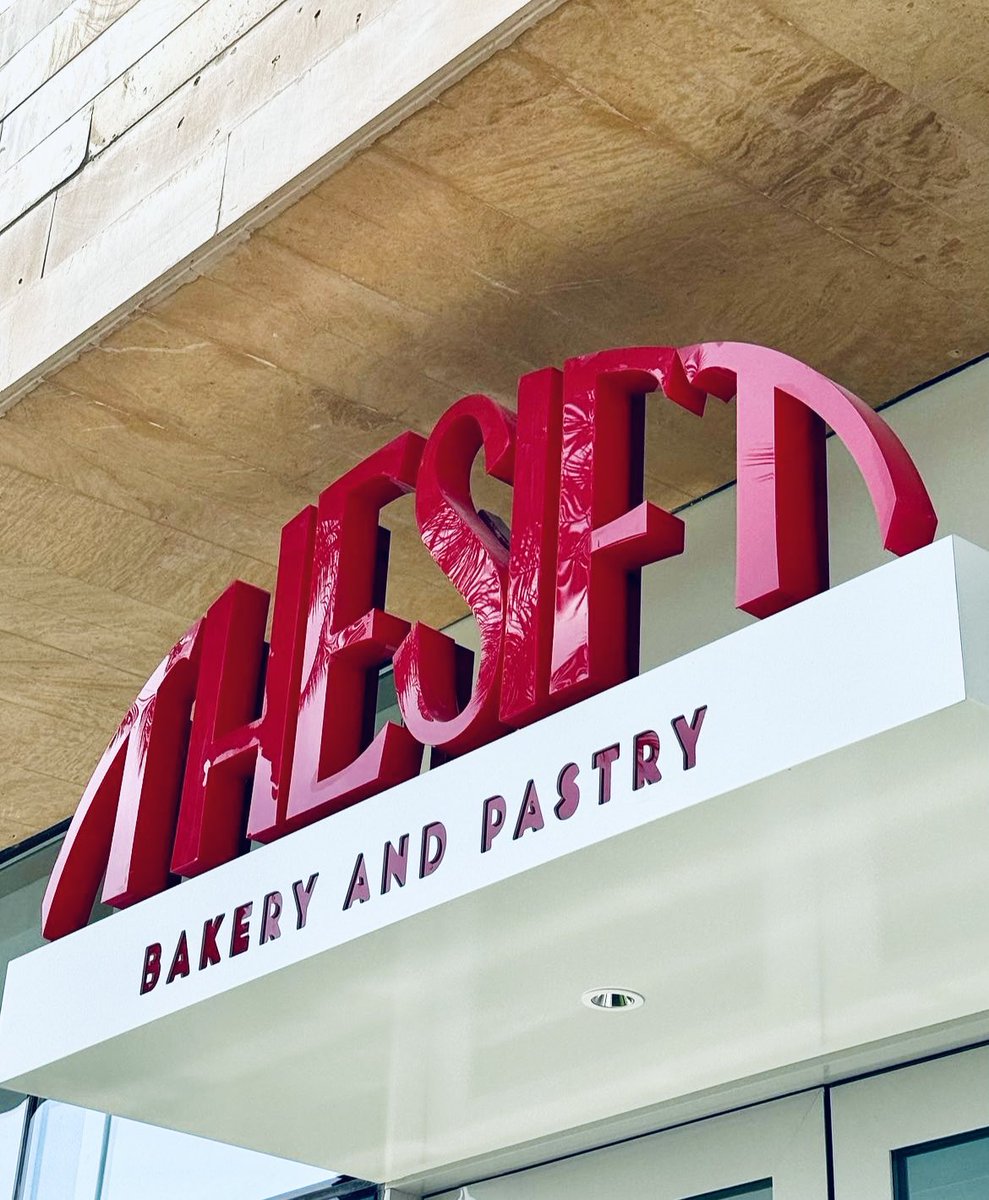 hozughaibi's tweet image. صراحة من افضل تجاربي خلال هالفترة للبيكري بالرياض لفت انتباهي تناسق هوية العلامة التجارية مع التصميم الداخلي والتغليف اعجبني من منتجاتهم التارت البورلبه وكيكة الزعفران  🍰  

مكانهم في الرياض - حي حطين 

maps.app.goo.gl/fVoxfnFt88MA4s…

تجربة _شخصية