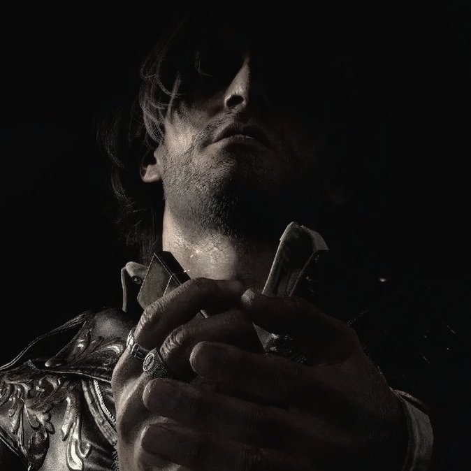 - Maldito bosque,qué maldita sea..
Раненый мужчина,опираясь на трость,продолжал свой путь по лесу.После очередной встречи с отрядами, что защищали местность и явно были бы не довольны мужчине,он старался быть максимально тихим.Открытая местность без провизии, могла стать концом.