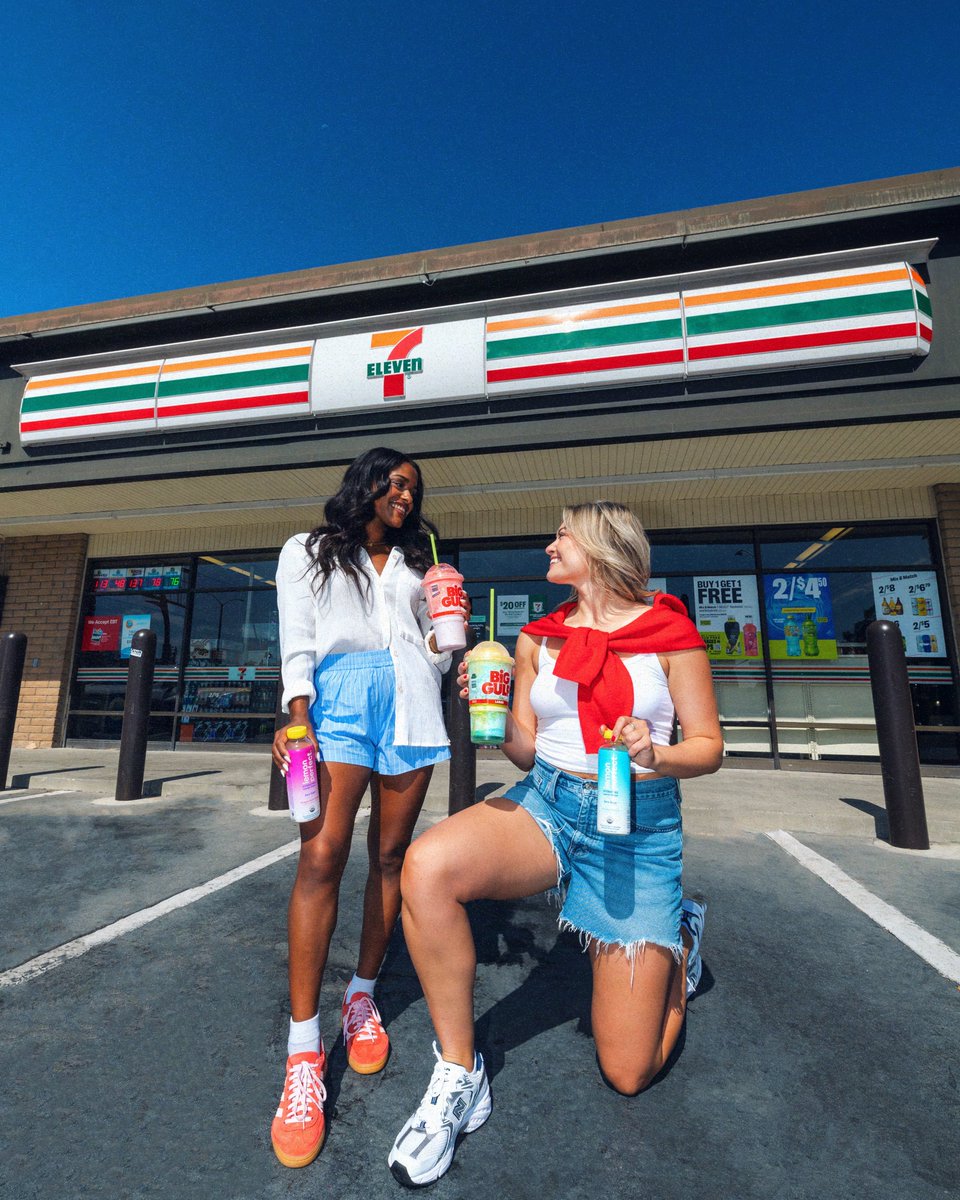 lemonperfect's tweet image. The Perfect 7/11: Sipping on a free Slurpee from @7eleven and hydrating with Lemon Perfect. Check our store locator to find a @7eleven location carrying LP near you!