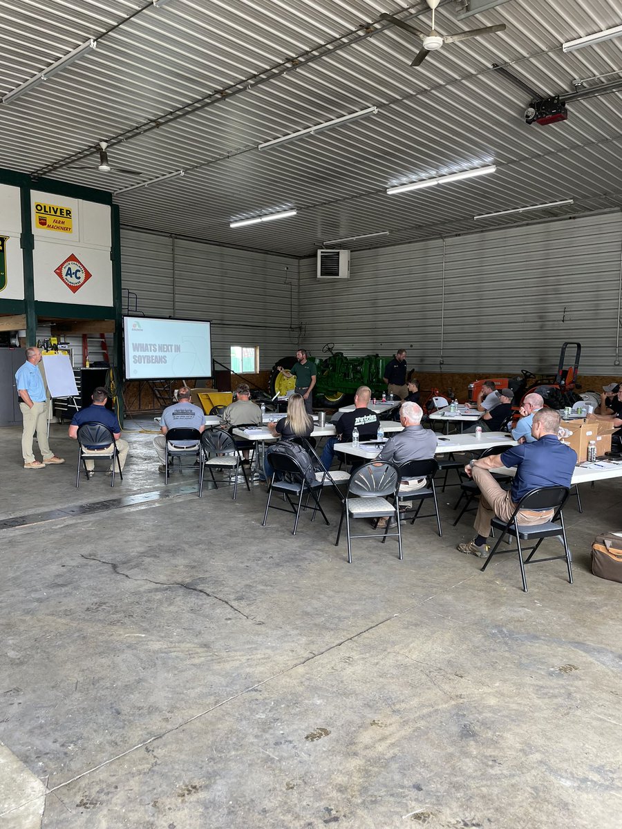 DKAS_NIN's tweet photo. It was a great day to do some training with our @NutrienAgRetail sellers so they can best serve their @Asgrow_DEKALB customers! #SeedsThatSucceed https://t.co/mQIDQcGqx2
