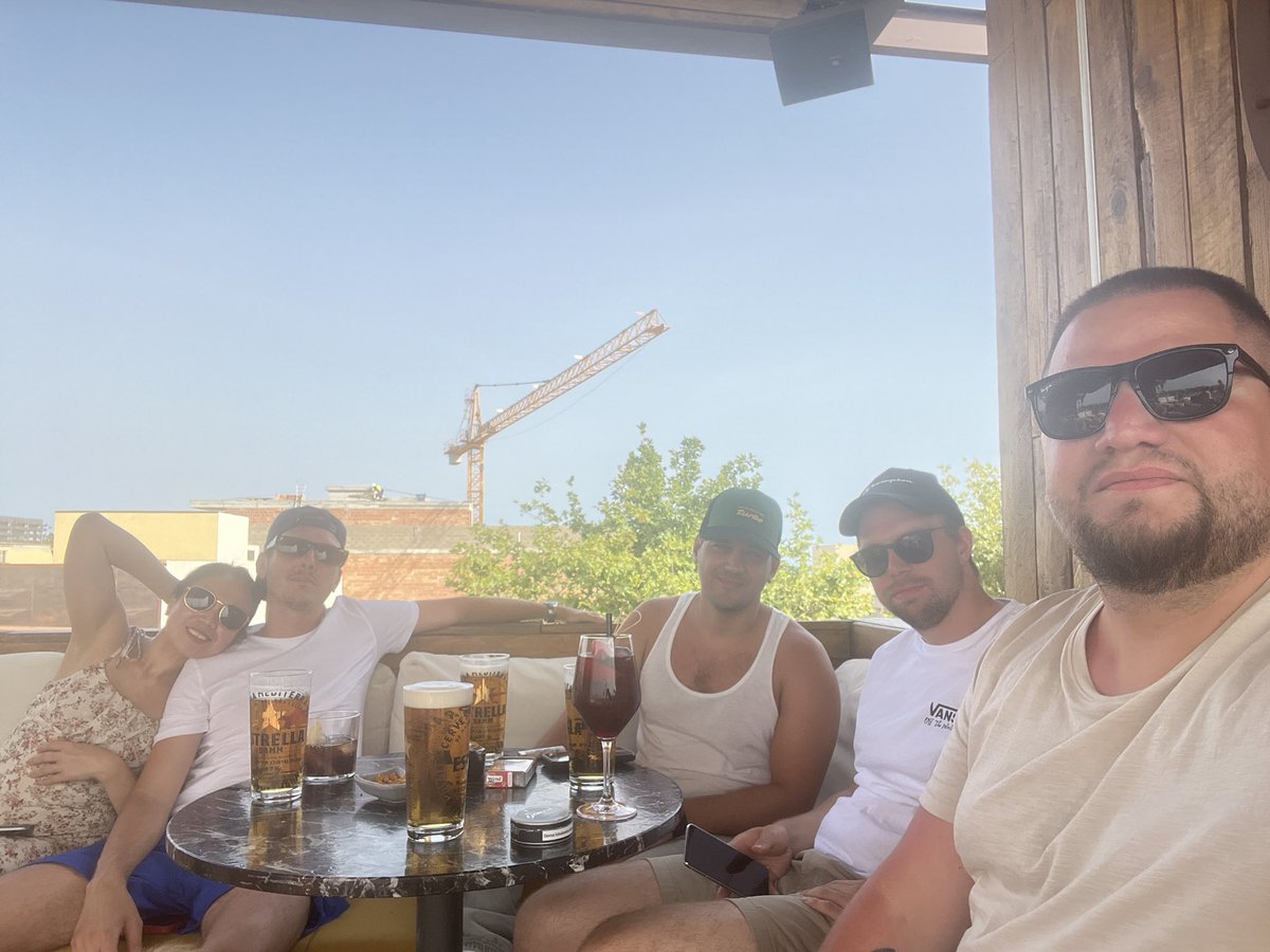 whosthatjake's tweet photo. 🍻 https://t.co/TV09ocYJKw