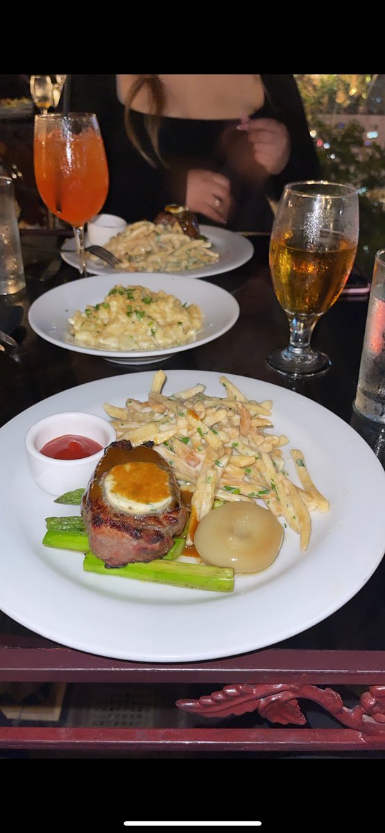 Partying and drinking with the homies is cool ! BUT dressing fly with your partner and making reservations to top tier restaurants is player asf ❗️🍷🥃