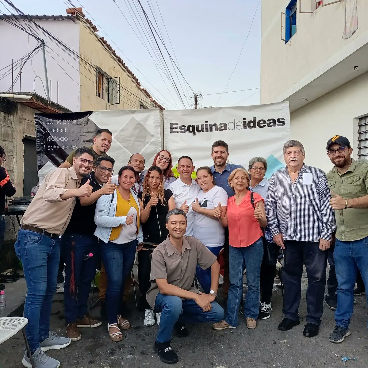 UNT_Guaicaipuro's tweet photo. El día de ayer #10Jul el secretario General de #untguaicaipuro @gregorysilvad junto al secretario  juvenil de Primero Justicia @miguelpacheco_pj y la jefa nacional de activismo de AD @evelynpintod estuvieron en @esquinadeideas conversando con los vecinos del sector #Elvigia https://t.co/cJqzhMWKGC
