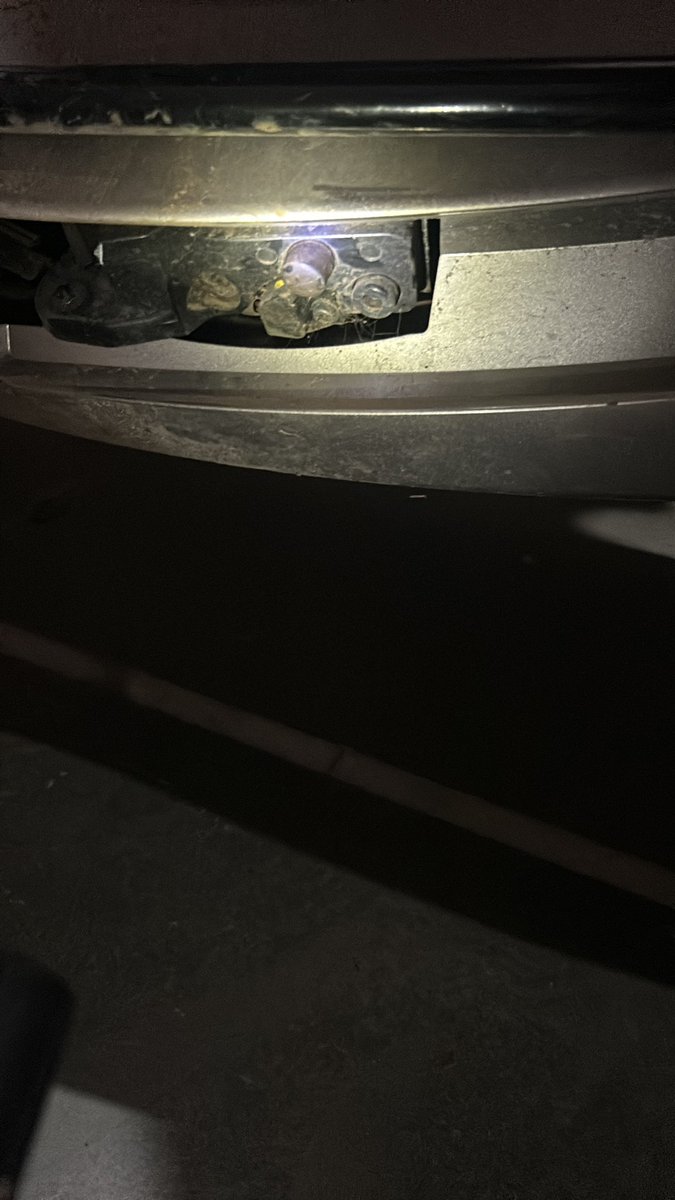 chintan1304's tweet photo. @bhash @Krutrim First of try to improve quality of your product. In 11 month side stand broke and need to pay for cheap parts which u import from China. Very frustrating and disappointing. Will not going to recommend to others. Check pics. Customer support is awful not giving solutions. https://t.co/f9s17MSLIc