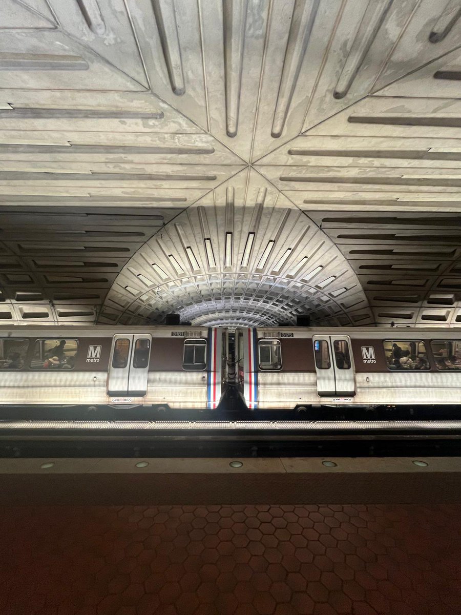 JayMac__'s tweet image. Finally… off for a beer!