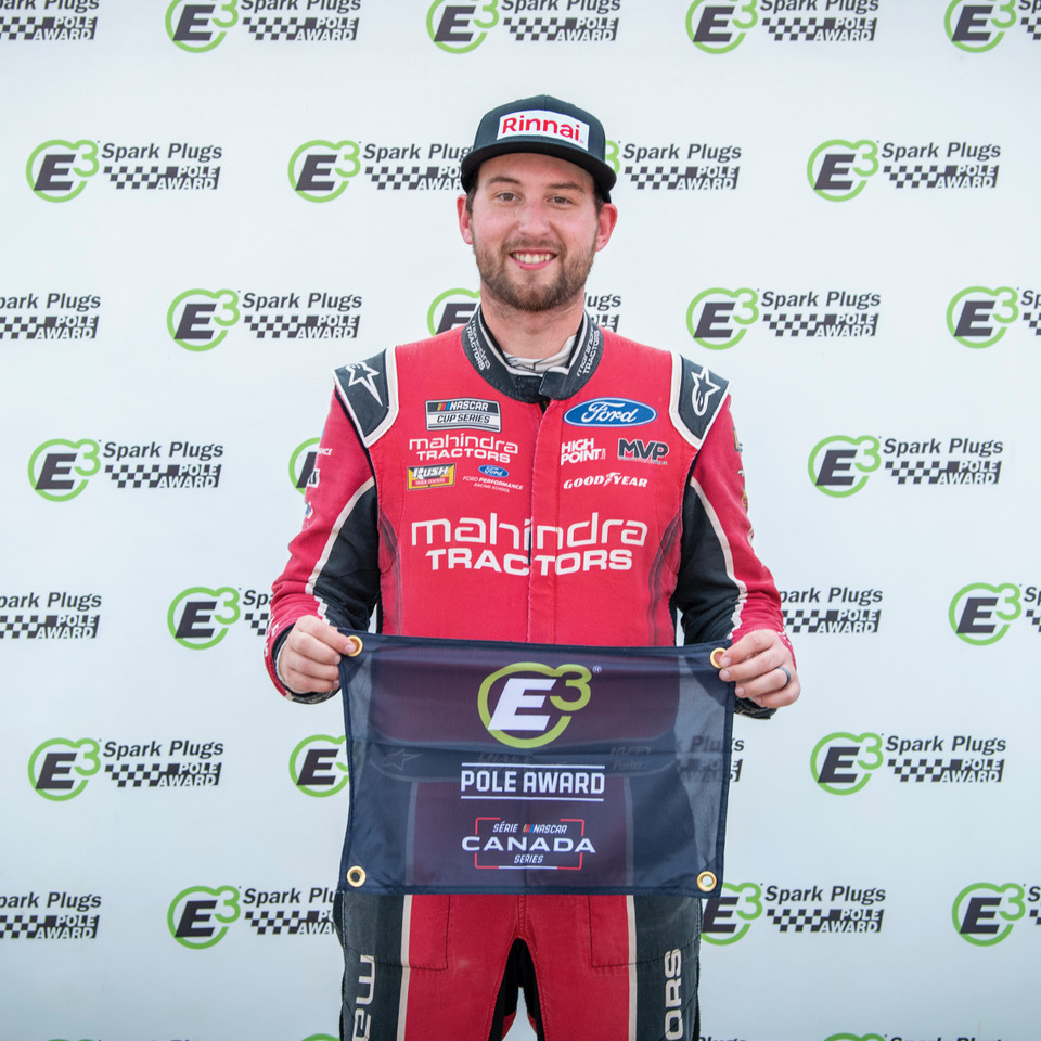 NASCARCanada_'s tweet photo. QUALIFYING RESULTS

Chase Briscoe (@ChaseBriscoe_14) captures his first career E3 Spark Plugs Pole Award ahead of the #FreshstoneDirtClassic

📝: https://t.co/YMIvY5BEDX

#NASCARCanada https://t.co/pYGLjpYGSa
