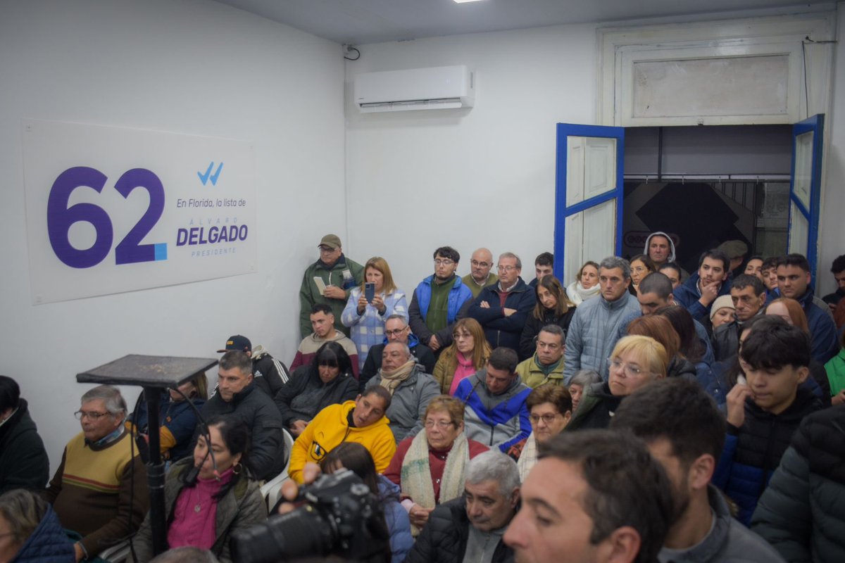 alvaro_chacho's tweet photo. Un plenario cargado de emoción con la presencia de nuestra candidata a Vice @Valeriaripoll3 que acompañará a @AlvaroDelgadoUy para conducir los destinos del país. 
Sin dudas, una gran elección para la fórmula y para el país, 
Para continuar con el camino de @LuisLacallePou. https://t.co/8zrONjWuWB