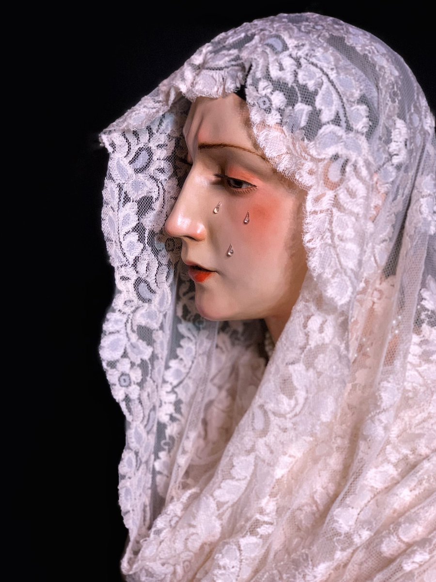 Luukasssx's tweet image. ATENCIÓN ⚠️ 

Me encuentro en búsqueda de alguna parroquia o iglesia que pueda y quiera hacerse cargo de esta Dolorosa realizada por mi en este año escolar, se agradece difusión para conseguir que la imagen pueda exponerse al culto. 

SIN ÁNIMO DE LUCRO MONETARIO DE NINGÚN TIPO.