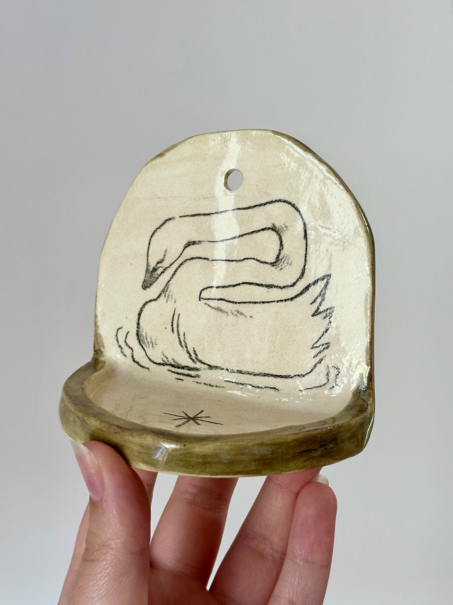 tiny trinket shelf 🦢