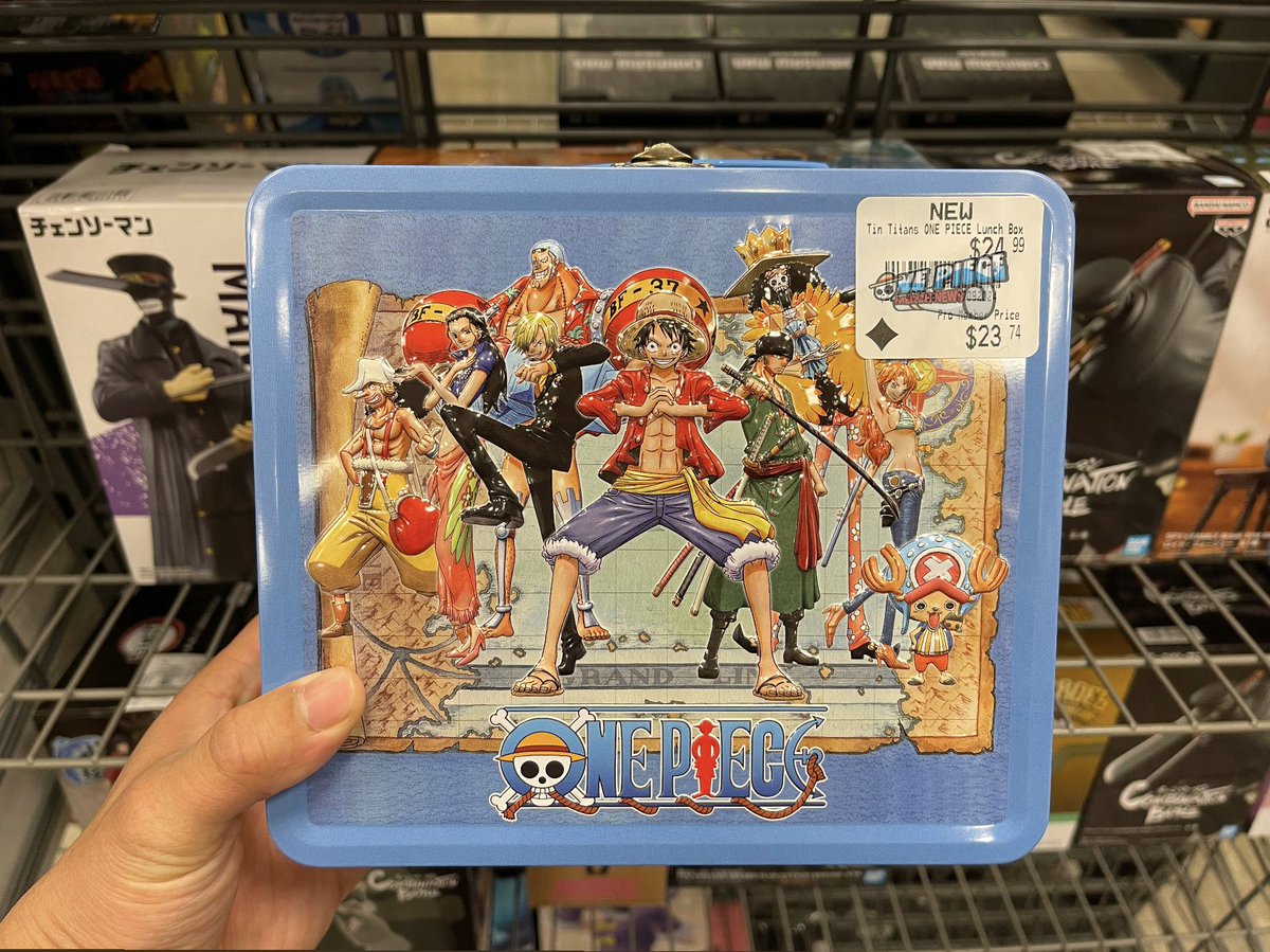 Here's an in person look at the PX Previews exclusive Tin Titans