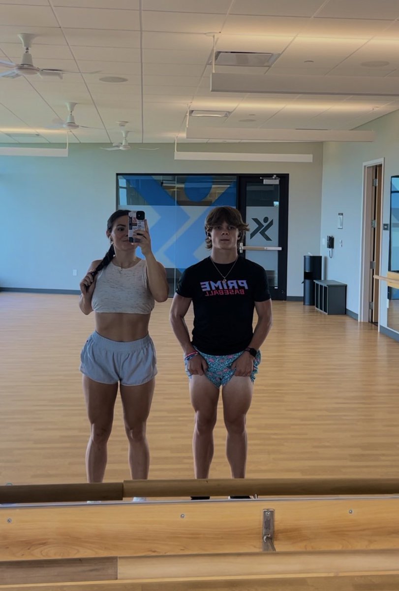 Athletic leg day with my workout buddy :)  <a href="/LorinSapp2030/">Lorin Sapp</a> #legday
#softball #Uncommitted25 #hutchcc
#hutchsoftball <a href="/LillianSapp2023/">Lillian Sapp</a>