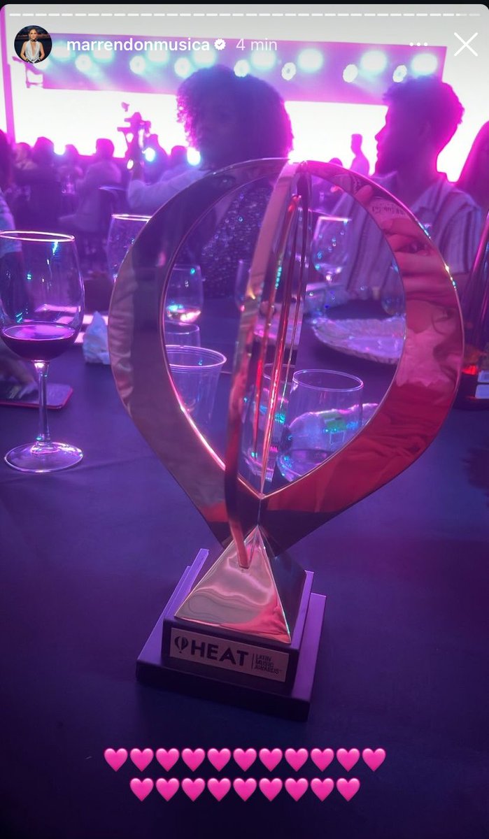 MarRendonMexico's tweet photo. Mar Rendón acaba de ganar la categoría “Mejor Artista Rock” en @lospremiosheat los sueños si se hacen realidad 😭😭😭 muchas felicidades @MarRendonMusica 

MAR RENDÓN PREMIOS HEAT 
#SiFueraYoEnPremiosHeat https://t.co/YwsRHzolbF