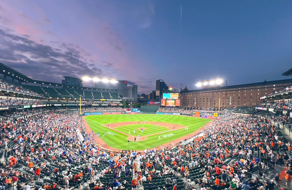 ZachZaidman's tweet photo. W45! Cubs sweep Orioles in Baltimore! https://t.co/ji86kIH7dZ