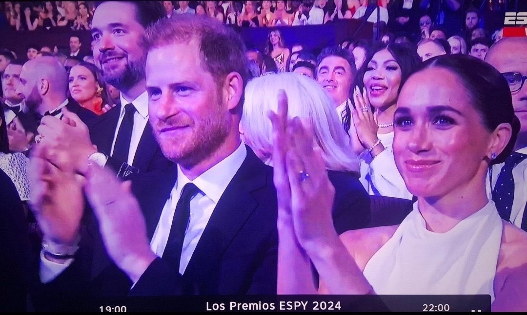 claireXanda's tweet photo. Mum Dad looking stunning 😍
Meghan and Prince Harry y’all 🔥
Congratulations Harry on the #ESPYAward ,
#IAM10 #InvictusGames #HarryandMeghan
#PatTillmanAward2024 https://t.co/EO7e2CUHZy
