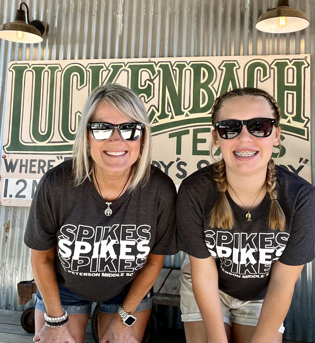 sunshinescardi's tweet photo. Howdy Y’all! We brought our @HPetersonMS SPIKE Pride to #LuckenbachTx like Waylon, Willie and the boys!🎶🤠#hpmsBEST #SpikeNation #SummerVibes #EverybodysSomebody @LuckenbachTexas https://t.co/KFoWvl1Ppp