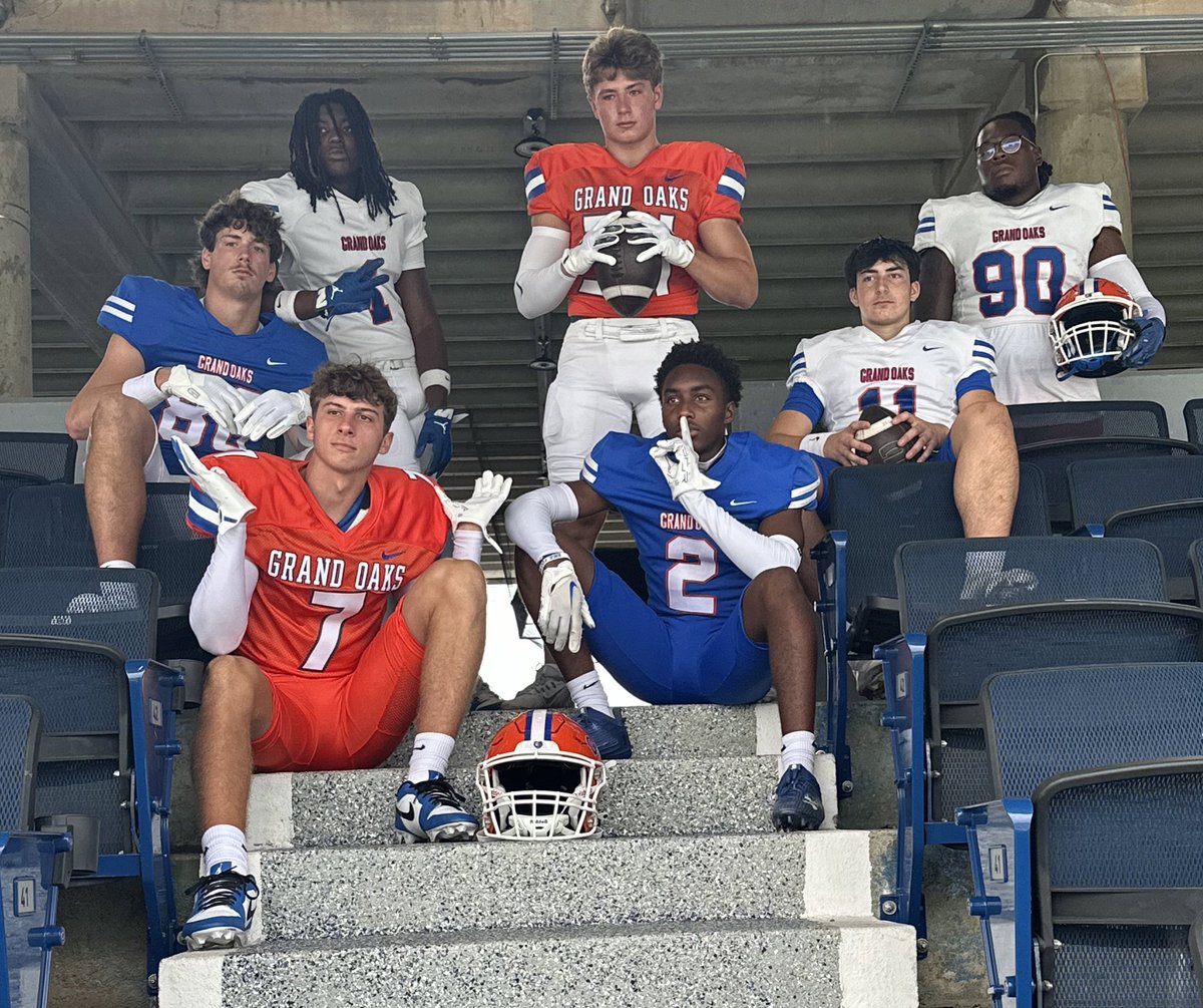 Grand Oaks Football (@goaksfootball) on Twitter photo 🚨🚨Vype Photoshoot!!
Thanks to <a href="/vypehouston/">VYPE Houston</a> for having us out today! We don’t have any electricity at the house, but we brought the 🔥🔥🔥! #LETSGO 🚨🚨Vype Photoshoot!!
Thanks to <a href="/vypehouston/">VYPE Houston</a> for having us out today! We don’t have any electricity at the house, but we brought the 🔥🔥🔥! #LETSGO