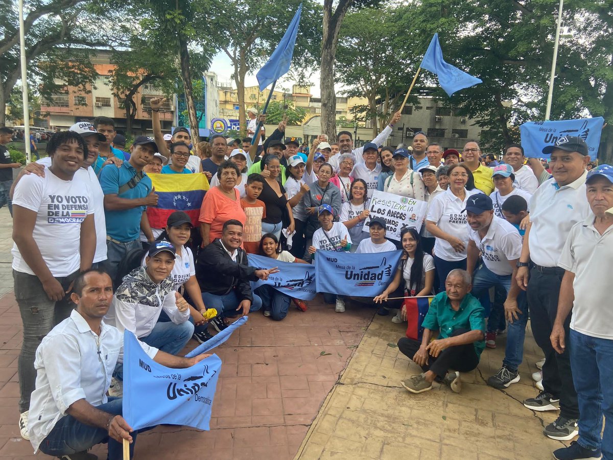 sansimon_ad's tweet photo. ¡Juntos vamos a ganar!

El día de hoy estuvimos acompañando al líder nacional @manuelrosalesg quien estuvo de paso por nuestro estado en apoyo a la candidatura de Edmundo González Urrutia 

#AdecosconEdmundo
#VamosAGanarConEdmundo https://t.co/fIkAzgPYTG