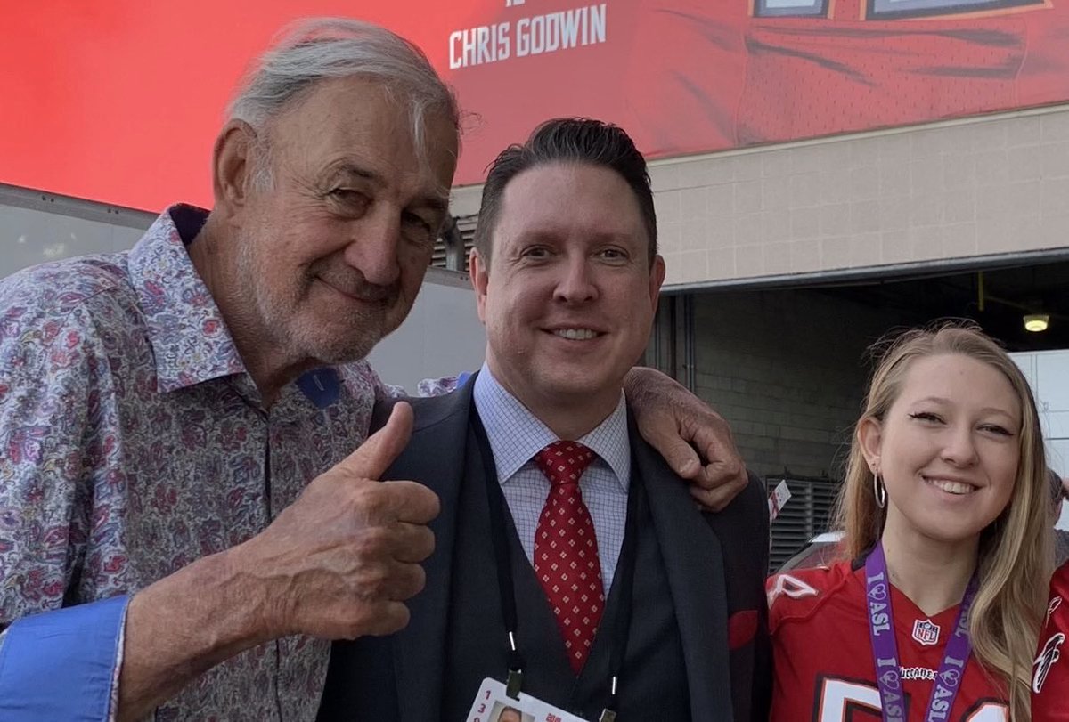PewterReport's tweet photo. Absolutely loved covering legendary #Bucs defensive coordinator Monte Kiffin and sad to hear that he passed away.
It was an honor to spend time with Coach. Monte was truly one of a kind. One of my favorite #Buccaneers of all time. - Scott Reynolds
#RIPMonte https://t.co/1SsZYDSvPa